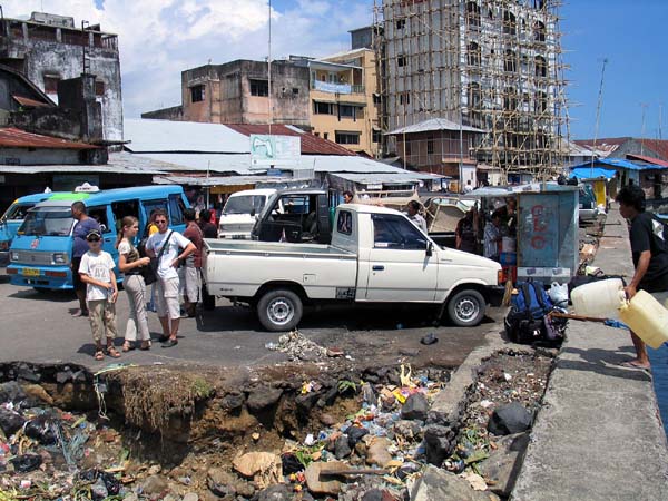 60 port de Manado